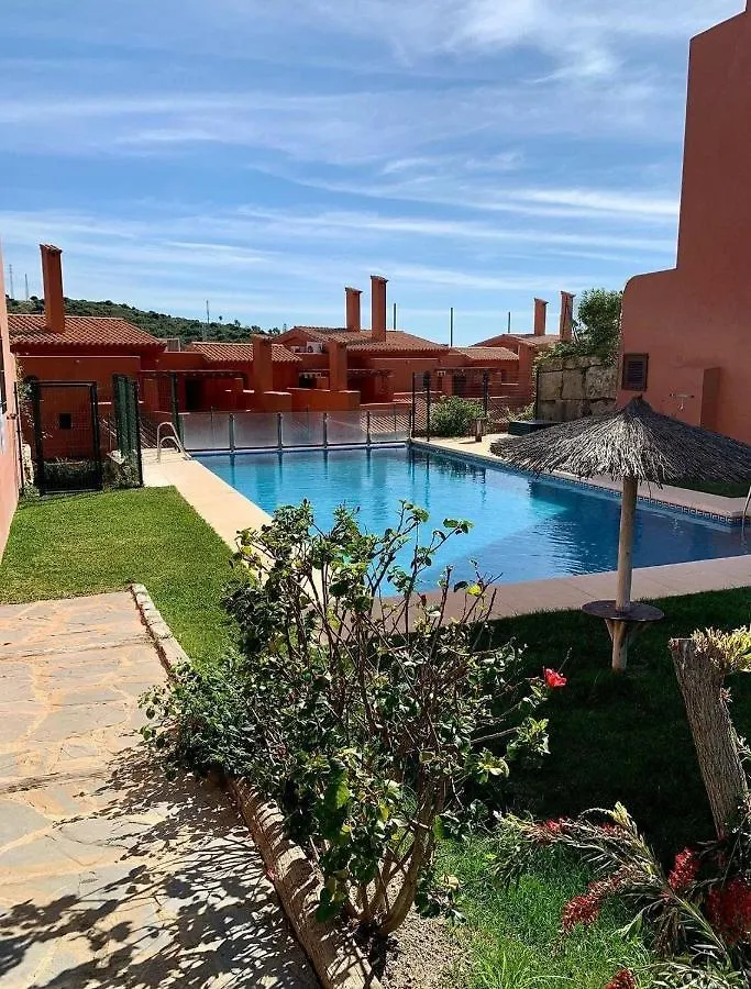 Apartamento De Dos Dormitorios Y Un Bano Con Piscinas Y Jardines Cercano A La Playa Estepona