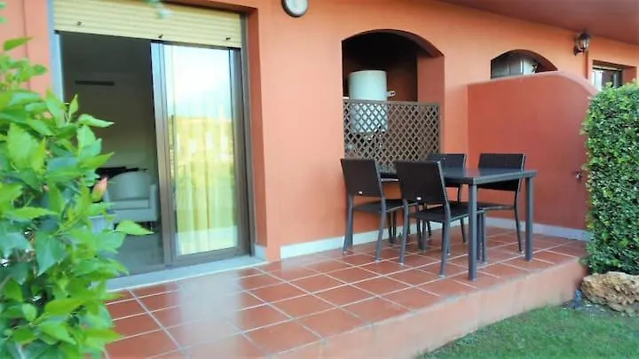 Apartamento De Dos Dormitorios Y Un Bano Con Piscinas Y Jardines Cercano A La Playa Estepona Apartment
