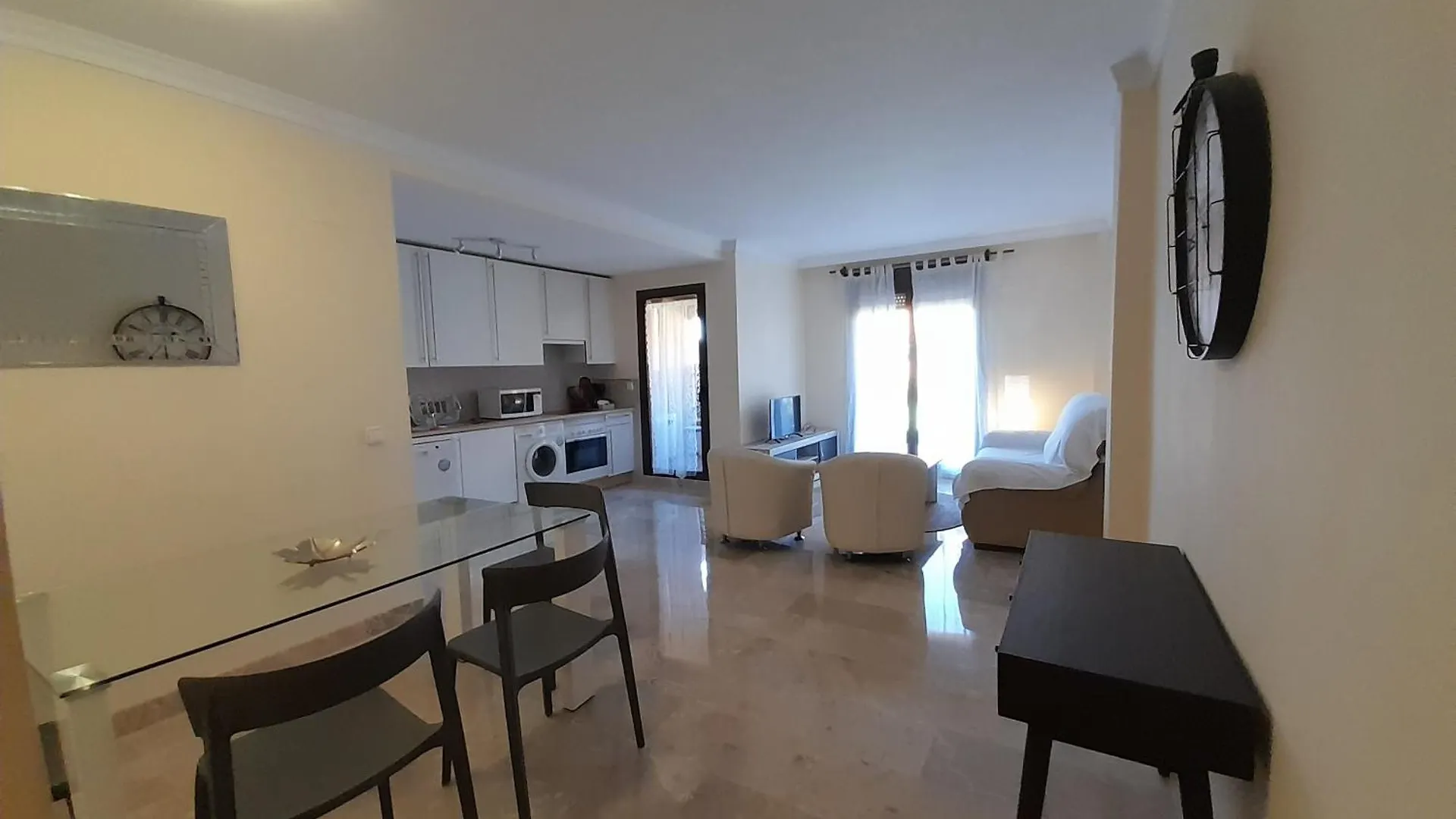 Apartamento De Dos Dormitorios Y Un Bano Con Piscinas Y Jardines Cercano A La Playa Estepona Spain