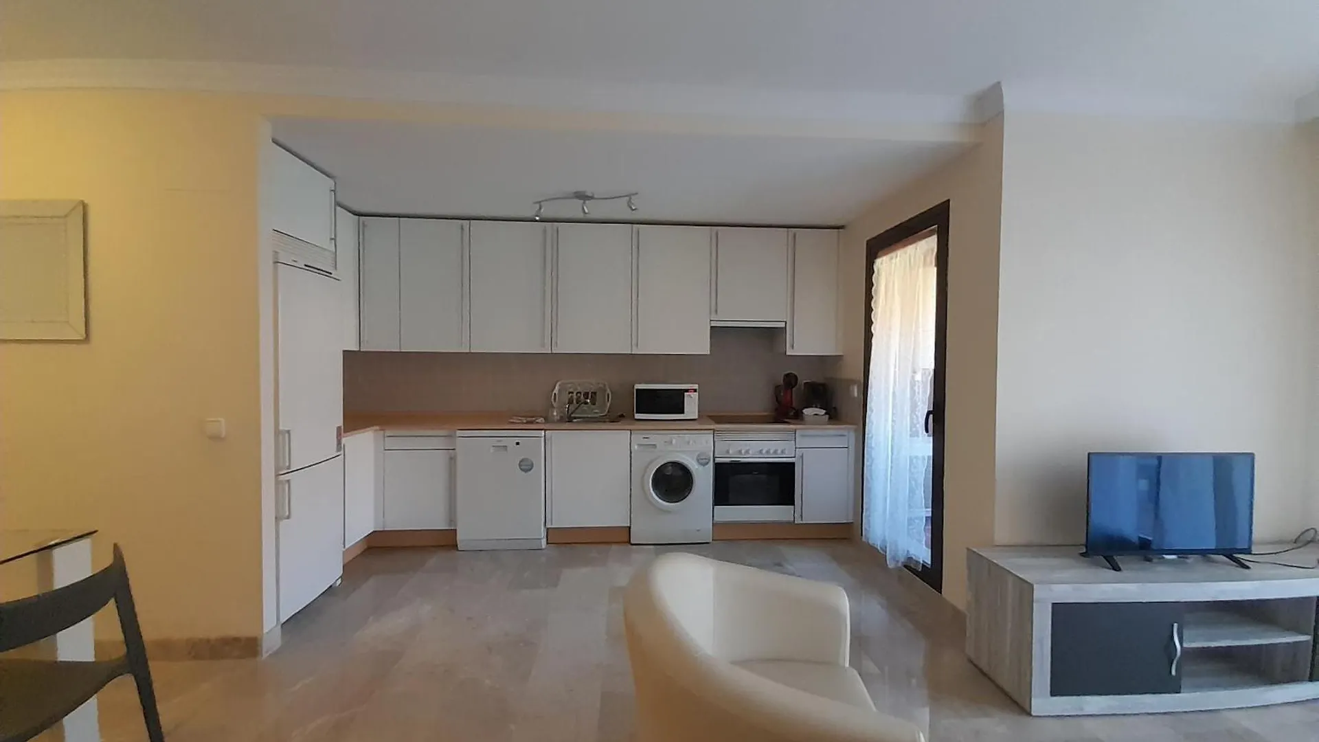 Apartment Apartamento De Dos Dormitorios Y Un Bano Con Piscinas Y Jardines Cercano A La Playa Estepona